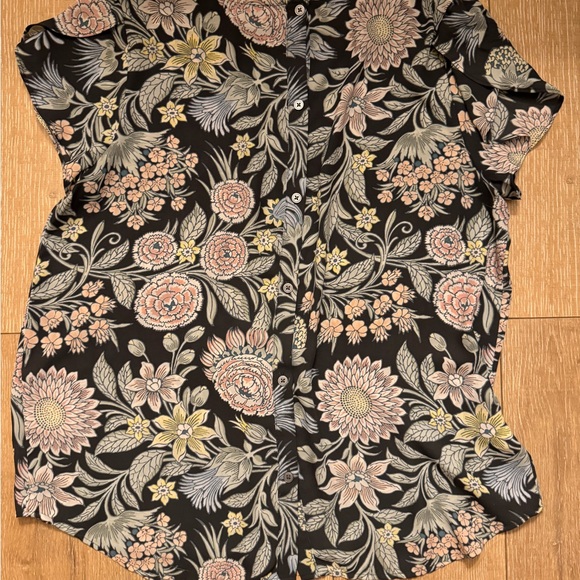 Women’s LOFT Tulip Sleeve Button Back Blouse Top - Picture 3 of 3